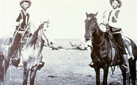 Rhythm on the Range – A Classic Western Musical Filled With Cattle Rustling and Toe-Tapping Tunes!